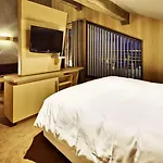 Altapura & 5* Val Thorens