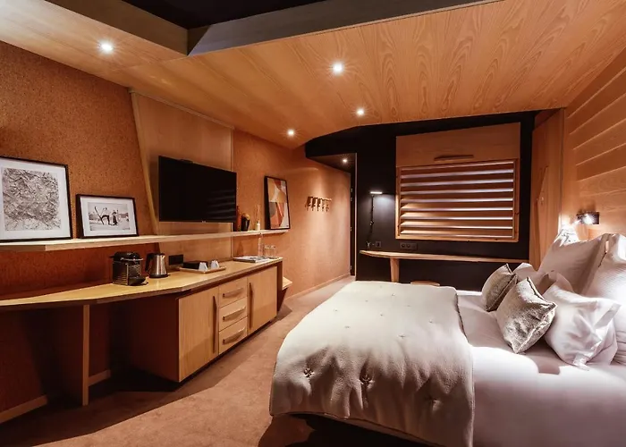 Altapura & Готель