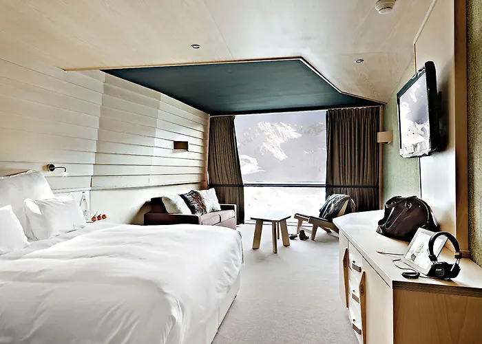 Altapura & Готель