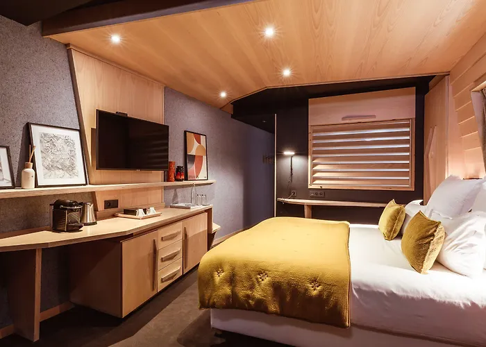 Altapura & Готель